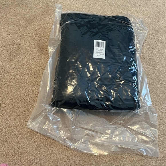 Mystery Black Throw Blanket - Picture 3 of 4